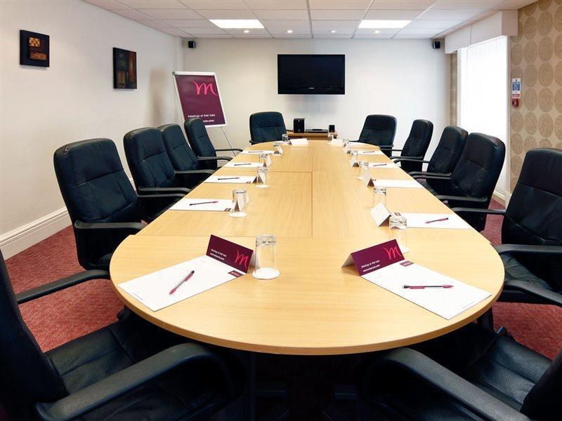 Mercure Swindon East Hotel And Spa ภายนอก รูปภาพ