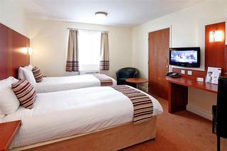 Mercure Swindon East Hotel And Spa ภายนอก รูปภาพ